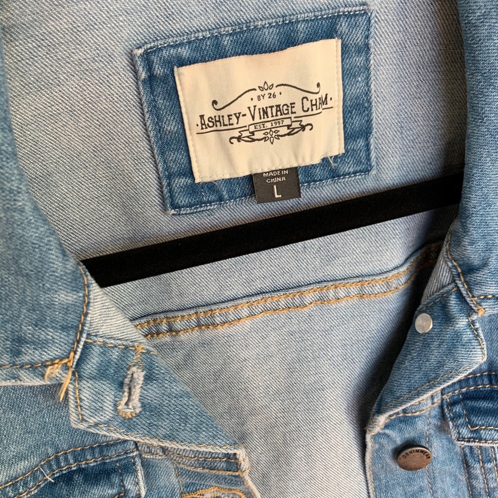 Denim jacket - Picture 3 of 3